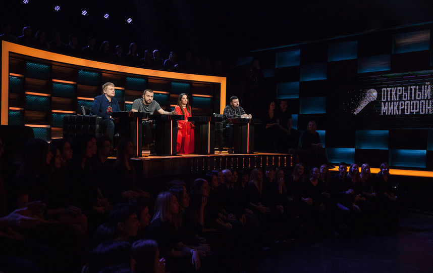 Наставники, главные комики шоу Stand Up на ТНТ – Руслан Белый, Слава Комиссаренко, Тимур Каргинов и Юлия Ахмедова. Фото Comedy Club Production.