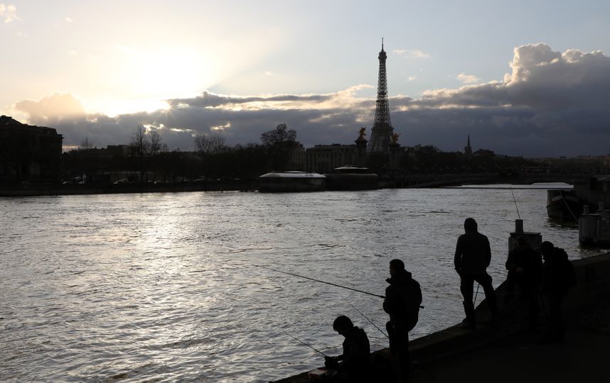 Париж под водой: уровень воды в Сене достиг пика