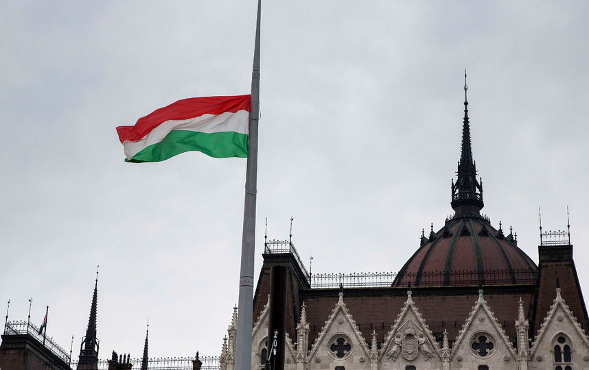 Президент Венгрии Янош Адер переизбран на второй срок