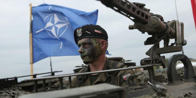 Суммарный военный бюджет 29 государств НАТО в 2017 году составил $957 млрд, по сравнению с предыдущим годом он вырос на $46 млрд.