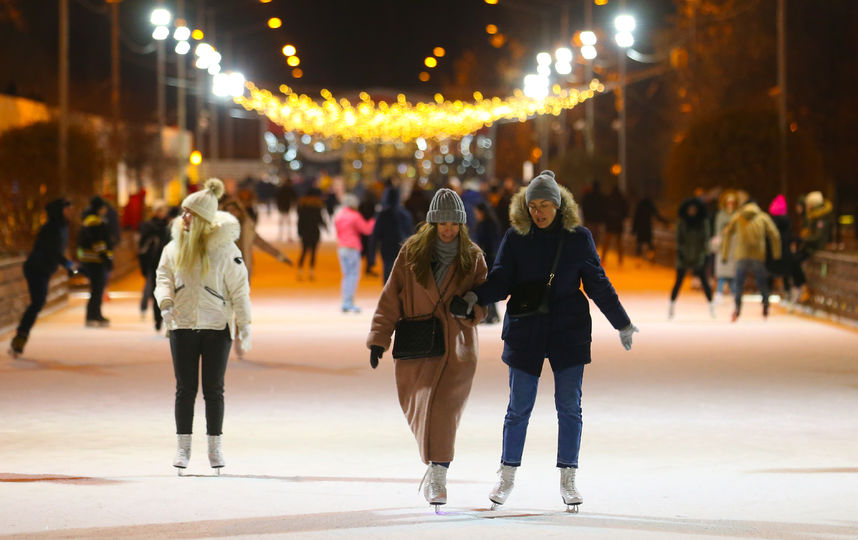 Гостей парка Горького объединит каток. Фото Василий Кузьмичёнок
