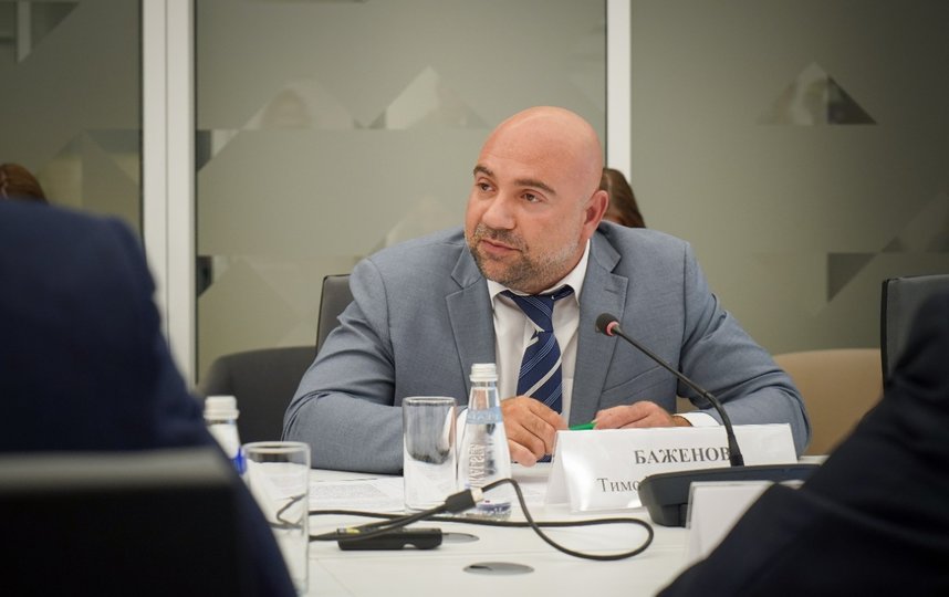 Баженов считает, что, используя отечественные платёжные системы, россияне смогут экономить