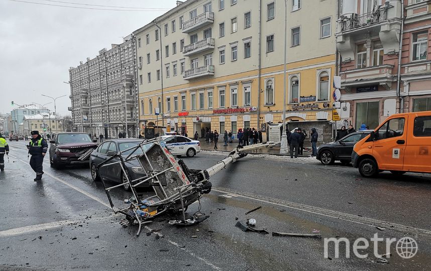 Движение в районе аварии на Страстном бульваре перекрыто полностью. Фото Екатерина Аксенова, "Metro"
