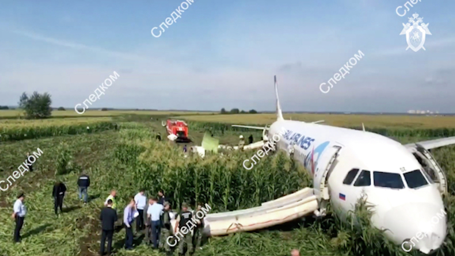 Более 70 человек обратились за медпомощью после аварийной посадки самолёта в Подмосковье