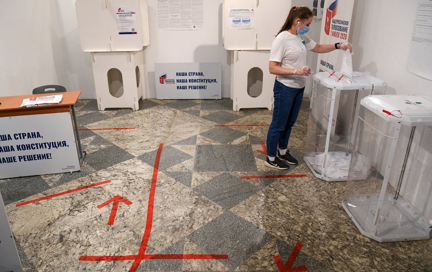 Более 65% москвичей проголосовали за поправки в Конституцию