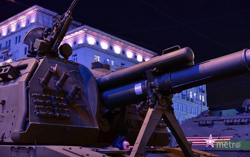 29 апреля в Москве прошла первая вечерняя репетиция парада. Фото Василий Кузьмичёнок