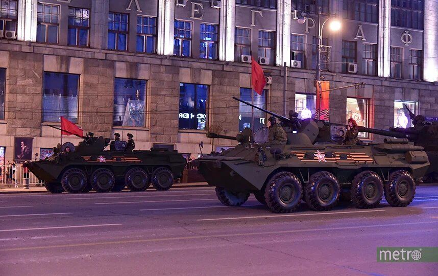 29 апреля в Москве прошла первая вечерняя репетиция парада. Фото Василий Кузьмичёнок