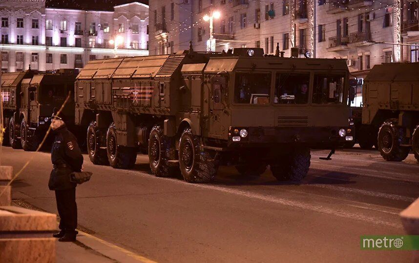 29 апреля в Москве прошла первая вечерняя репетиция парада. Фото Василий Кузьмичёнок