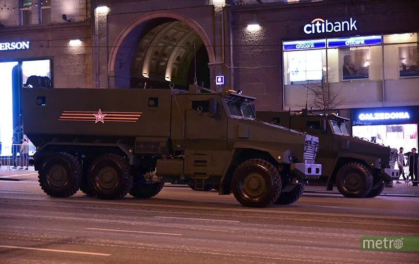 29 апреля в Москве прошла первая вечерняя репетиция парада. Фото Василий Кузьмичёнок