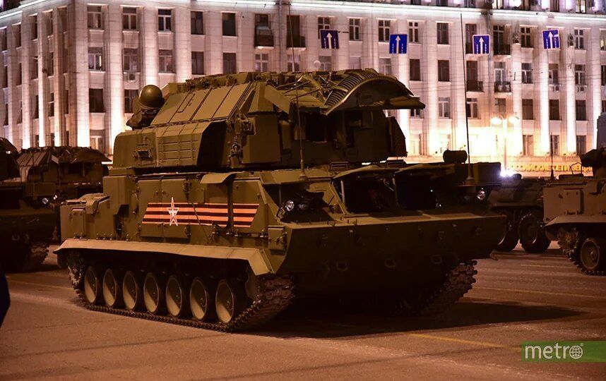 29 апреля в Москве прошла первая вечерняя репетиция парада. Фото Василий Кузьмичёнок