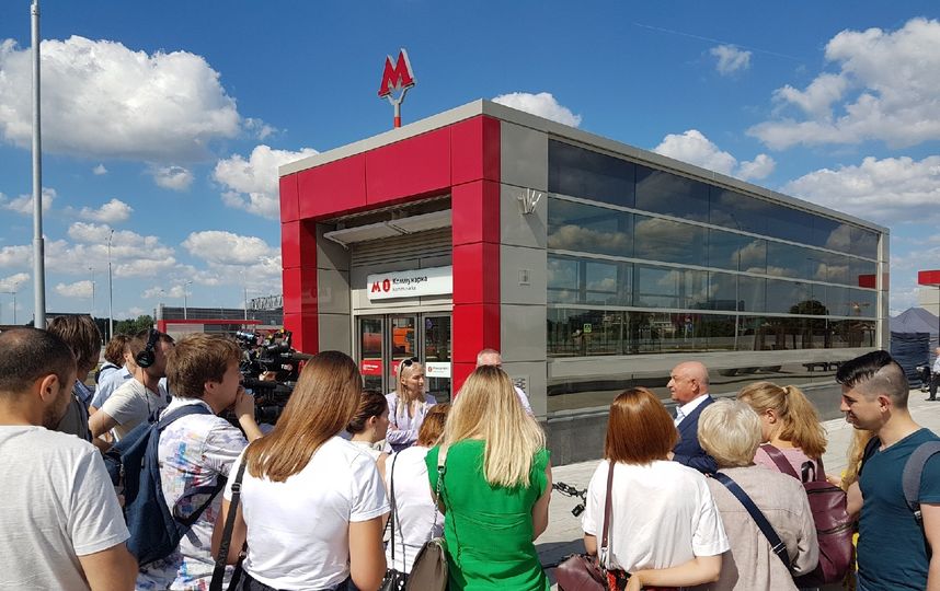 Четыре новые станции "красной" ветки метро открылись для пассажиров в Новой Москве