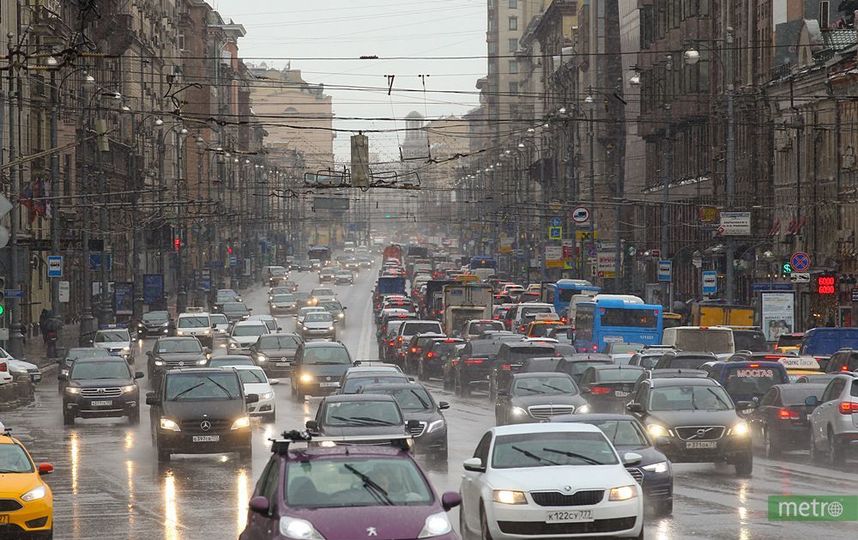 ЦОДД предупредил о начале "новогодних" пробок в Москве 17 декабря