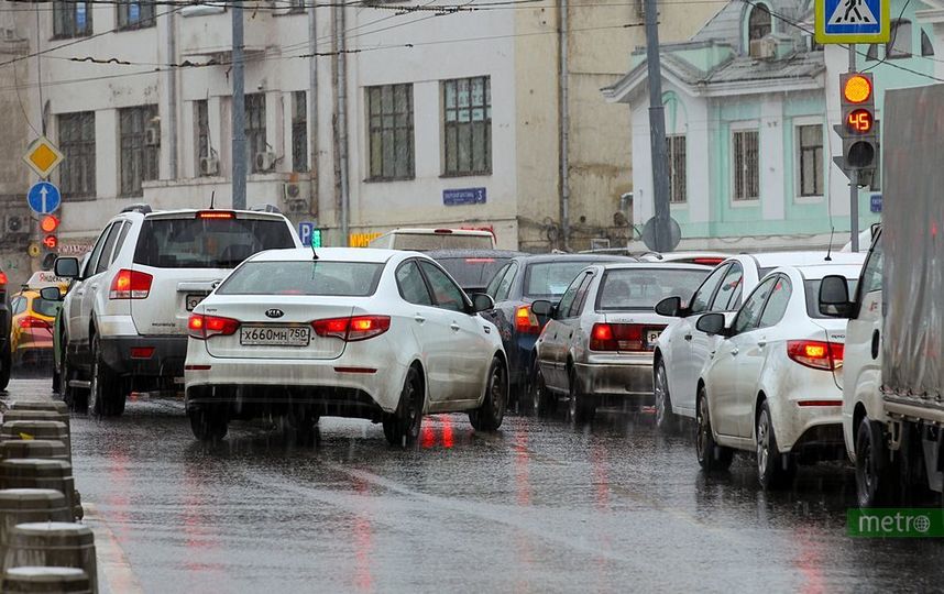 ЦОДД предупредил о затруднениях движения у закрытых станций Сокольнической линии в Москве