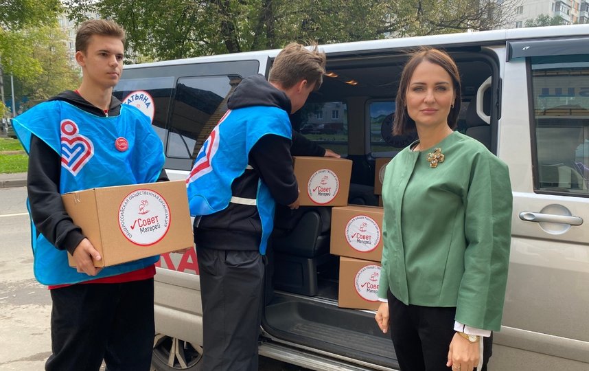 Дети Донбасса получат к 1 сентября гуманитарную помощь, собранную "Советом матерей"