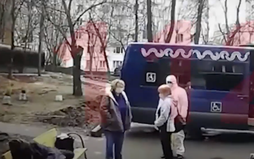 Скриншот записи с камеры видеонаблюдения. Фото https://www.youtube.com/watch?v=wwYeYdk_kL8