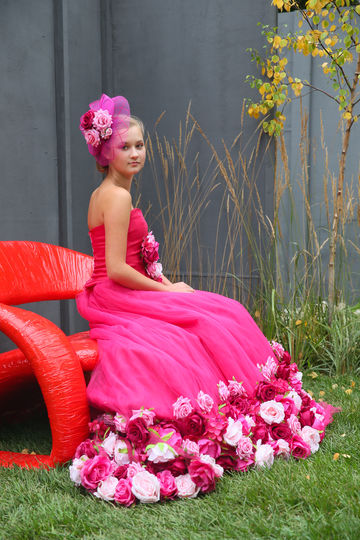 Девушки украсили открытие фестиваля ландшафтного искусства "Сады и люди", который будет идти до 25 августа. Фото Василий Кузьмичёнок