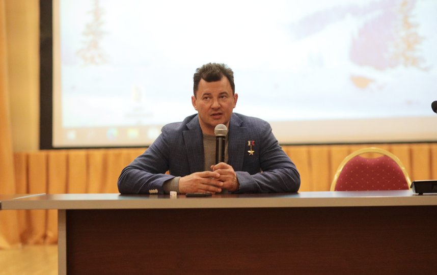 Герой России Роман Романенко обсудил со студентами МГУ спорта и туризма перспективы путешествий в космос
