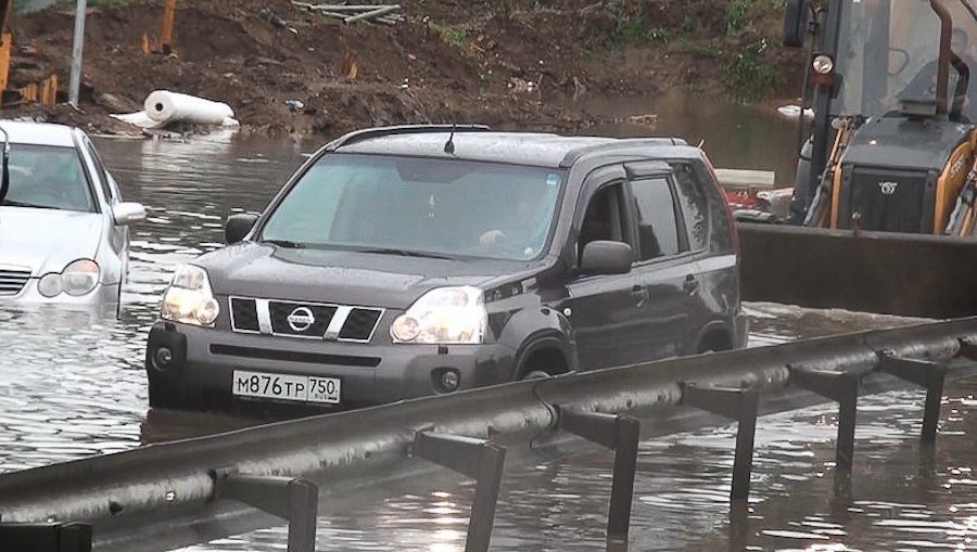Последствия подтопления возле аэропорта Шереметьево. Фото агентство "Москва".