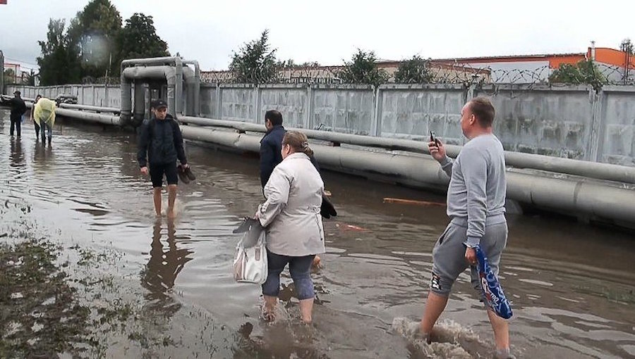 Последствия подтопления возле аэропорта Шереметьево. Фото агентство "Москва".