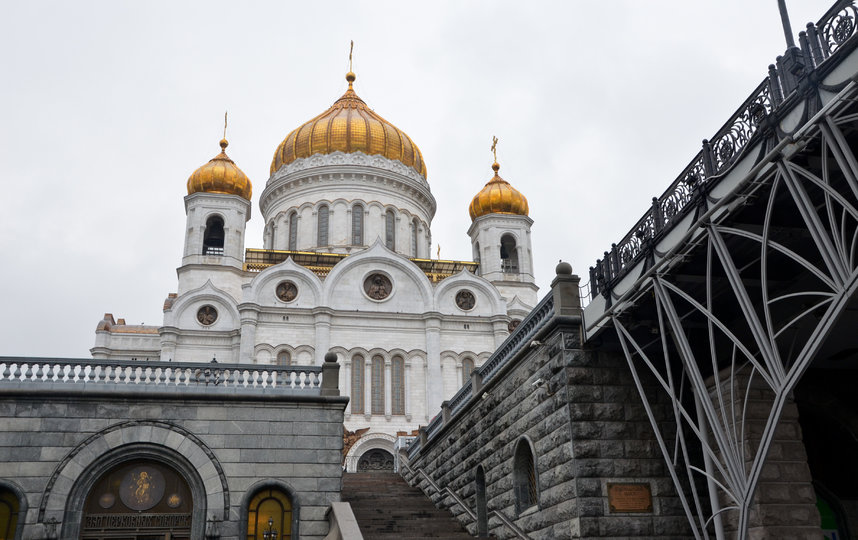 Движение транспорта в центре Москвы ограничили из-за прощания с Лужковым