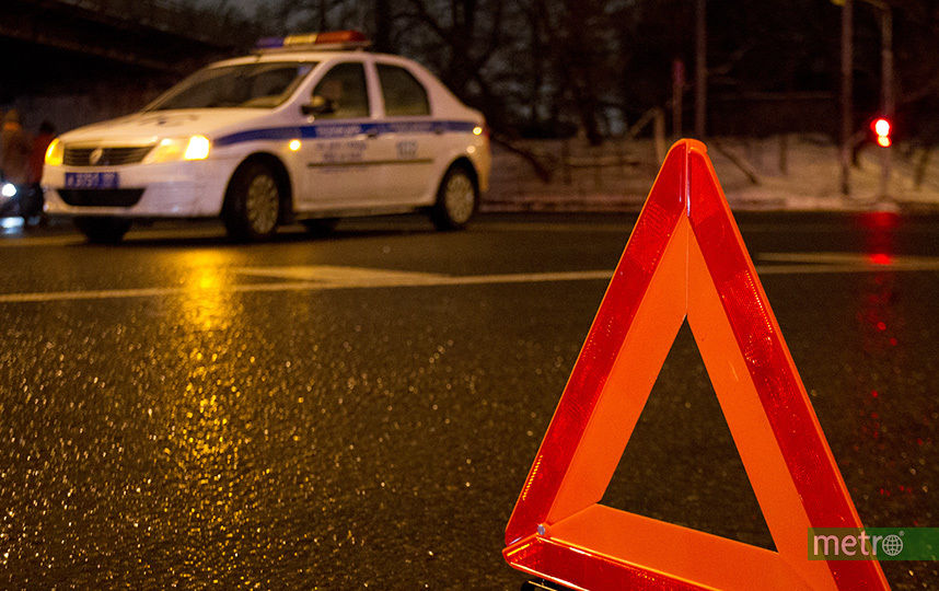 Джип рухнул с моста Третьего транспортного кольца в Москве