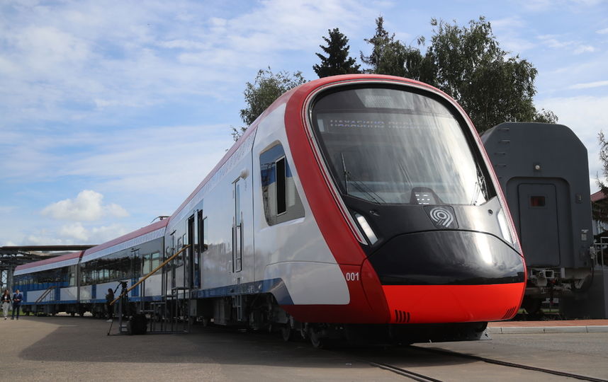 "Этот поезд – просто космос!": в Твери презентовали "Иволгу" для нового наземного метро