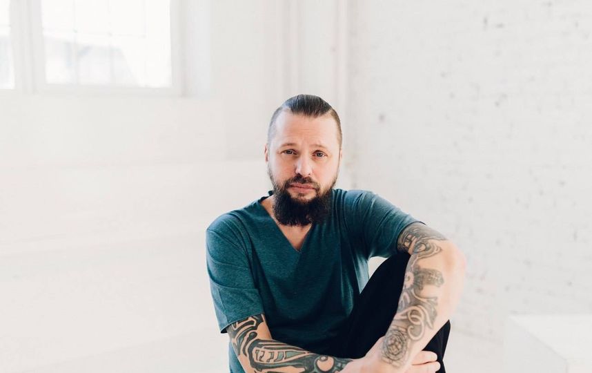 Илья Чёрт, лидер группы «Пилот», снова выступит на Metro On Stage.