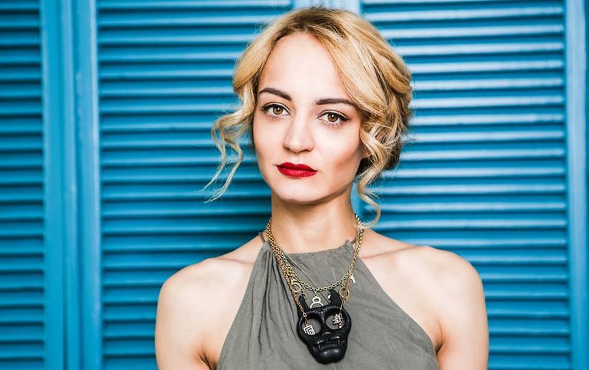 Людмила Махова.