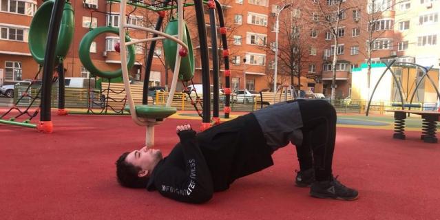 Фитнес-тренер Василий Солдатов.