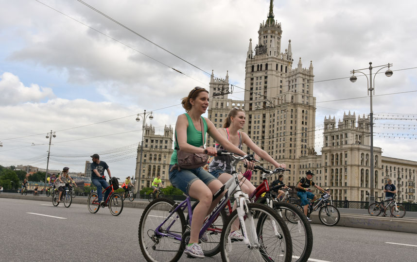 Велосипедисты в Москве. Фото Василий Кузьмичёнок