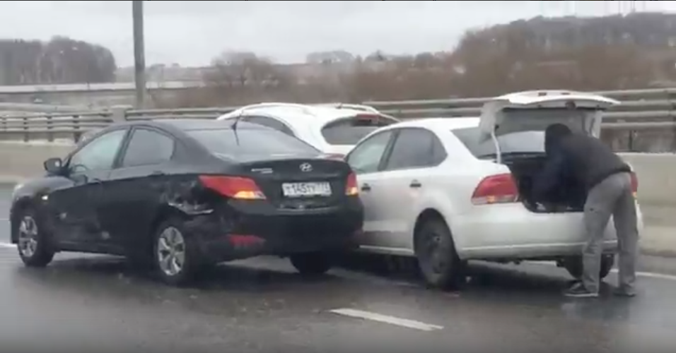 ДТП на Боровском шоссе. Фото скриншот "Вконтакте"