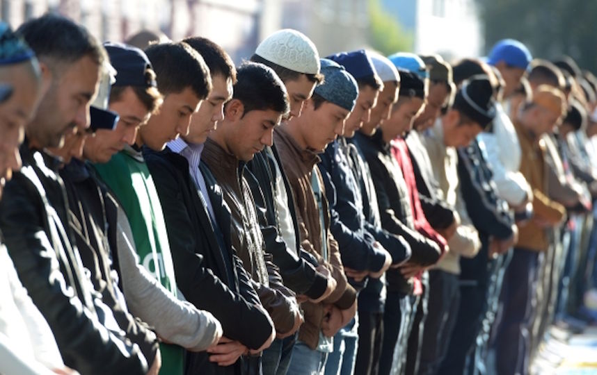 Мусульмане в Москве празднуют Курбан-Байрам. Фото РИА Новости