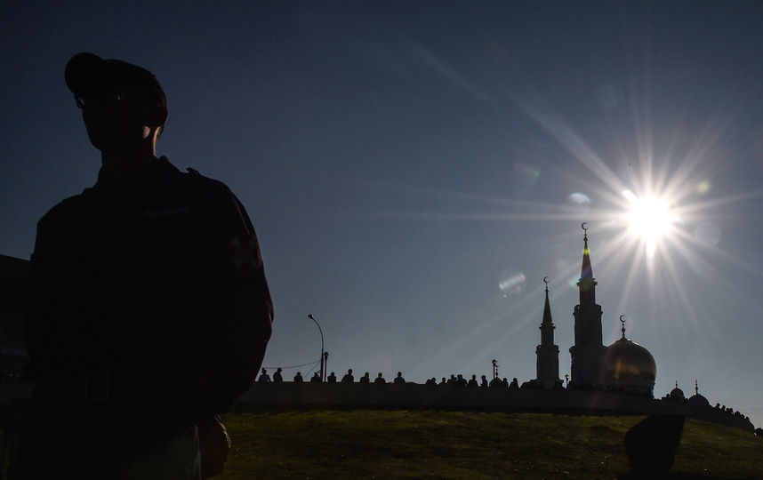 Курбан-Байрам в Москве. Мусульмане у Соборной мечети. Фото AFP