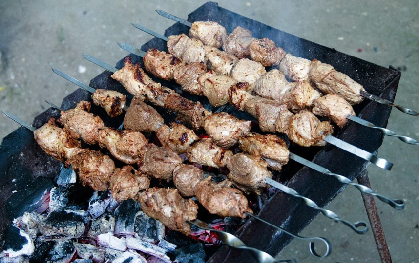 Жарить шашлыки на майские праздники можно, но осторожно. Фото Pixabay