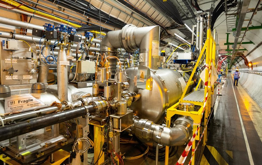 Часть Большого андронного коллайдера. Фото Getty