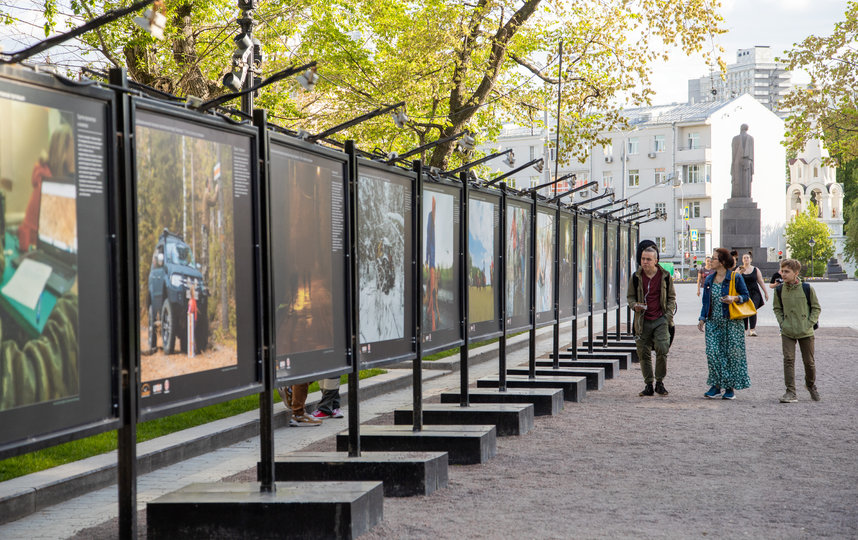 В центре Москвы открылась фотовыставка, посвященная пропавшим детям