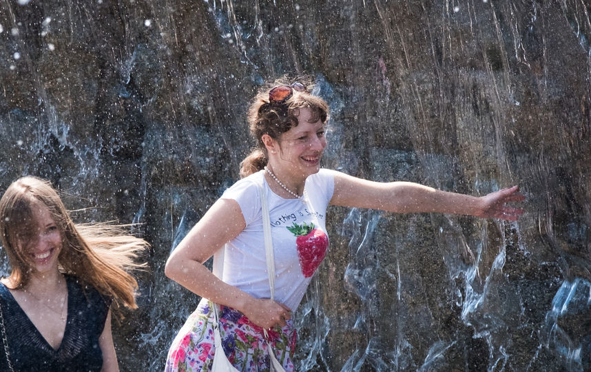 Москвичей в последнюю рабочую неделю весны ждёт жаркая погода. Фото AFP