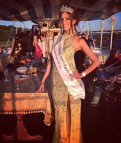 Оксана Воеводина. Фото архивные, скриншот instagram.com/p/3vAiLogTX_/?taken-by=voevodinaoksana, "Metro"