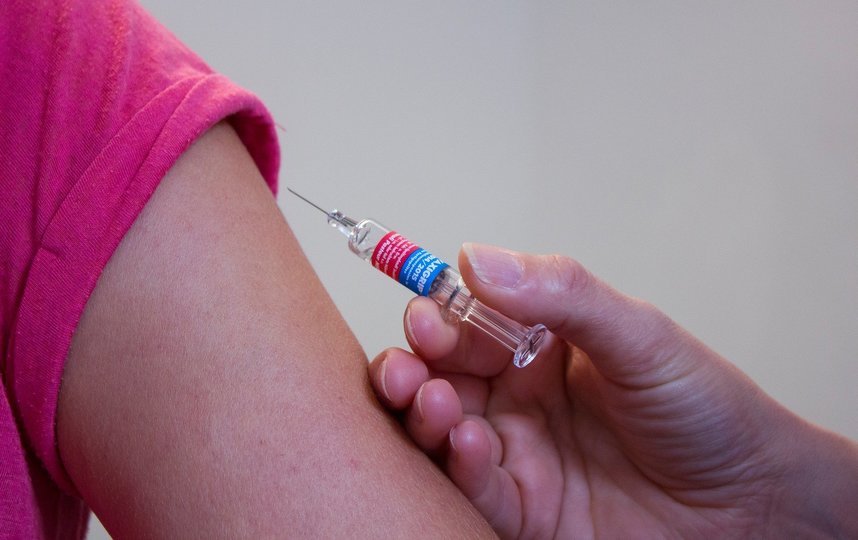 Вакцинацию от COVID-19 должны будут пройти не менее 80% сотрудников организаций - РПН