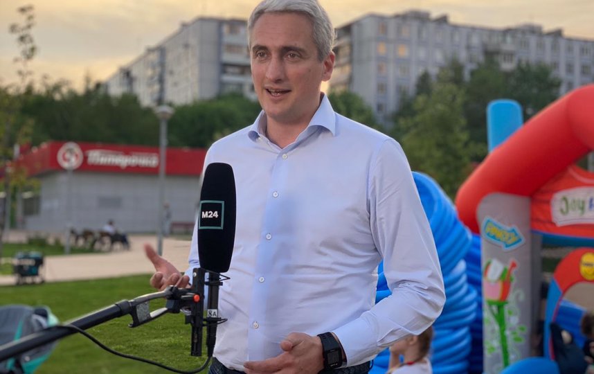 В Южном округе прошел семейный конкурс по моделированию фигур из шаров