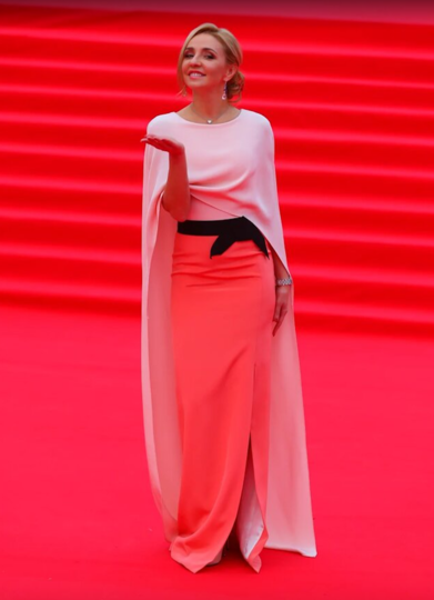 Кристина Асмус, Сати Казанова, Татьяна Навка и другие звёзды на красной дорожке ММКФ: Фото