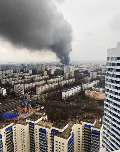 В Москве крупный пожар на Варшавском шоссе, горит склад. Фото скриншот instagram vchertanovo