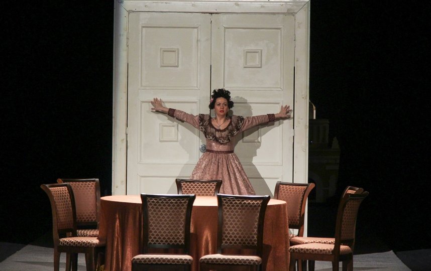 В субботу "Большие гастроли" покажут "Женитьбу" в постановке режиссёра Камрана Шахмардана. Фото предоставлено пресс-службой