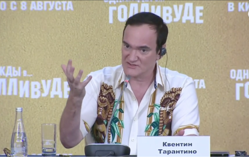 Квентин Тарантино на пресс-конференции в Москве. Фото скриншот с трансляции РИА Новости
