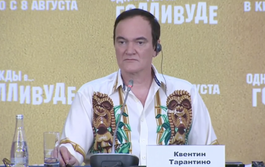 Квентин Тарантино на пресс-конференции в Москве. Фото скриншот с трансляции РИА Новости