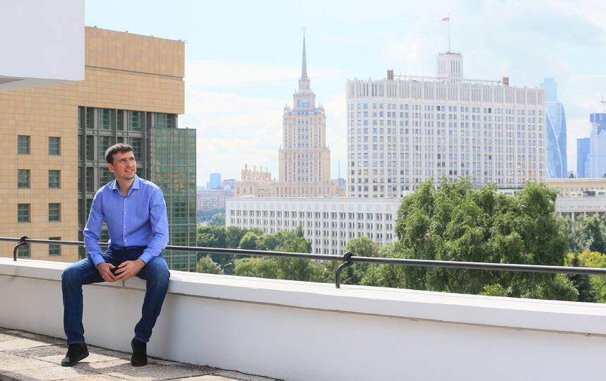 Репортёр Metro на крыше Дома Наркомфина. Фото Василий Кузьмичёнок