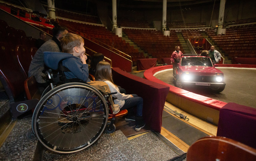 Саша Никитин и его семья побывали на репетиции в цирке. Фото Василий Кузьмичёнок