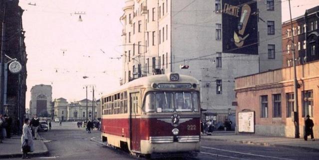 Московскому трамваю исполнился 121 год.