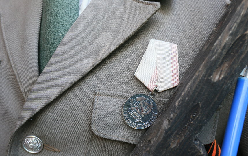 Манекены военных охраняют жителей района Гольяново. Фото Василий Кузьмичёнок