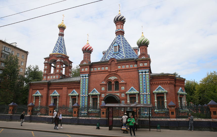 Церковь в псевдорусском стиле, расположенная на пересечении Хавской улицы и Серпуховского Вала, была построена в 1911–1912 годах. Фото Василий Кузьмичёнок